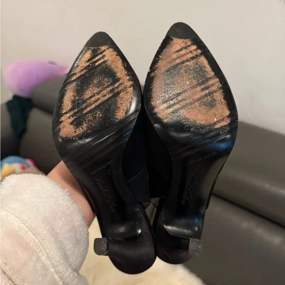 Black Satin Pump - Picture 3 of 3